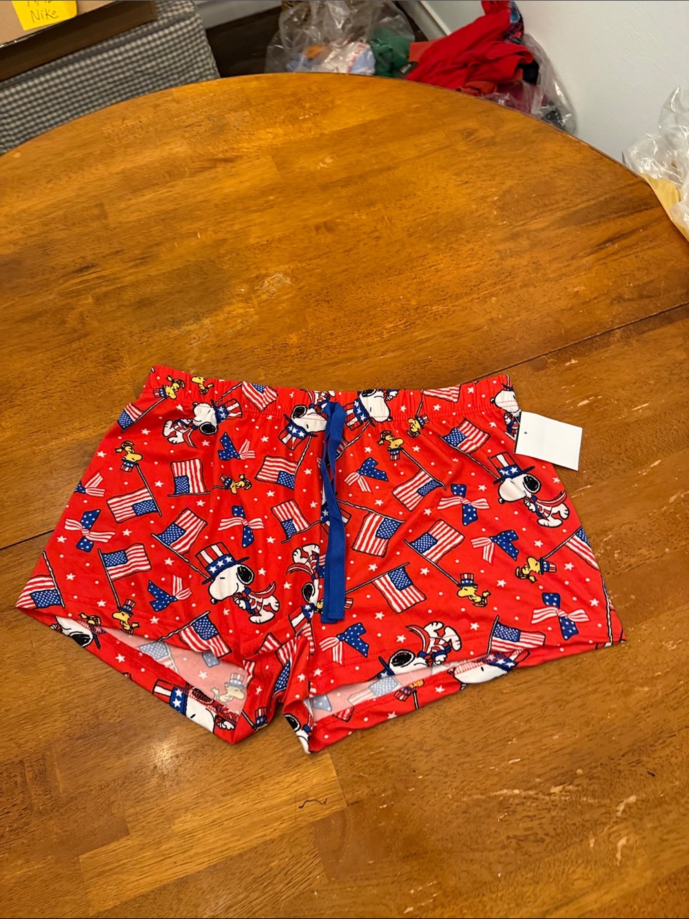 Peanuts Red Snoopy & Flag Print women Large Shorts